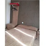 Roi Rene 2* 파리