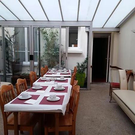 罗伊雷尼酒店 2*