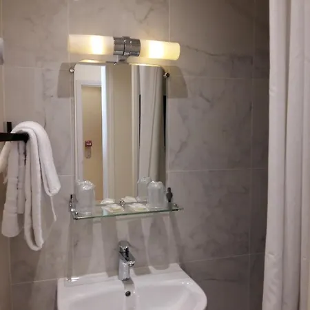 罗伊雷尼酒店 2* 巴黎