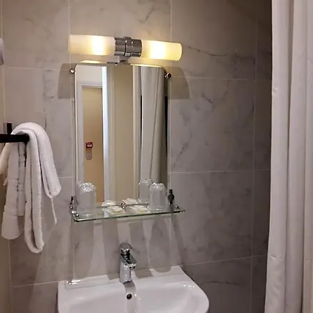 Roi Rene Hotel 2*