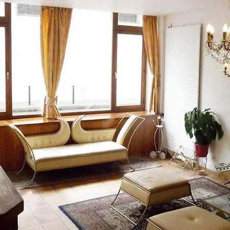 Roi Rene Hotel